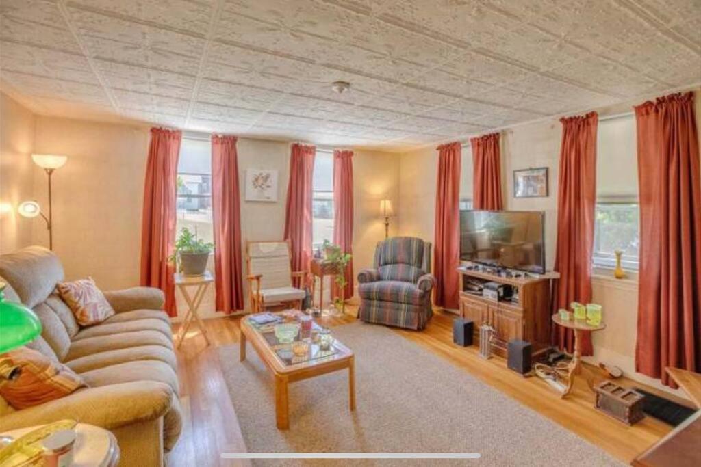 Cute 6-Bedroom Getaway In The Heart Of 利特尔顿 外观 照片