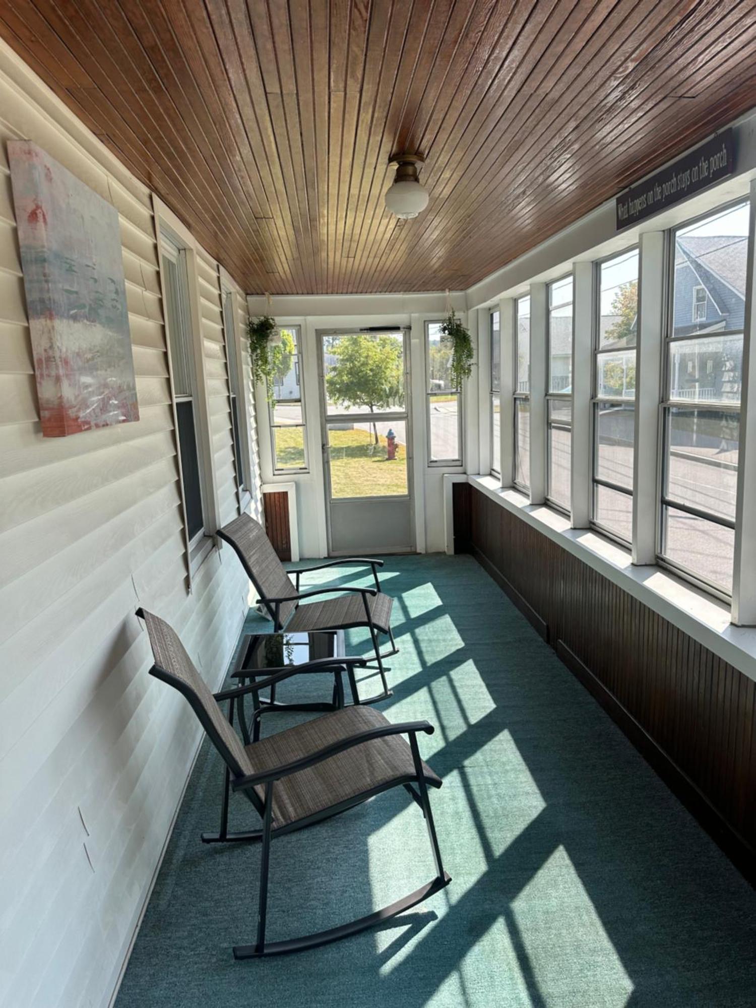 Cute 6-Bedroom Getaway In The Heart Of 利特尔顿 外观 照片
